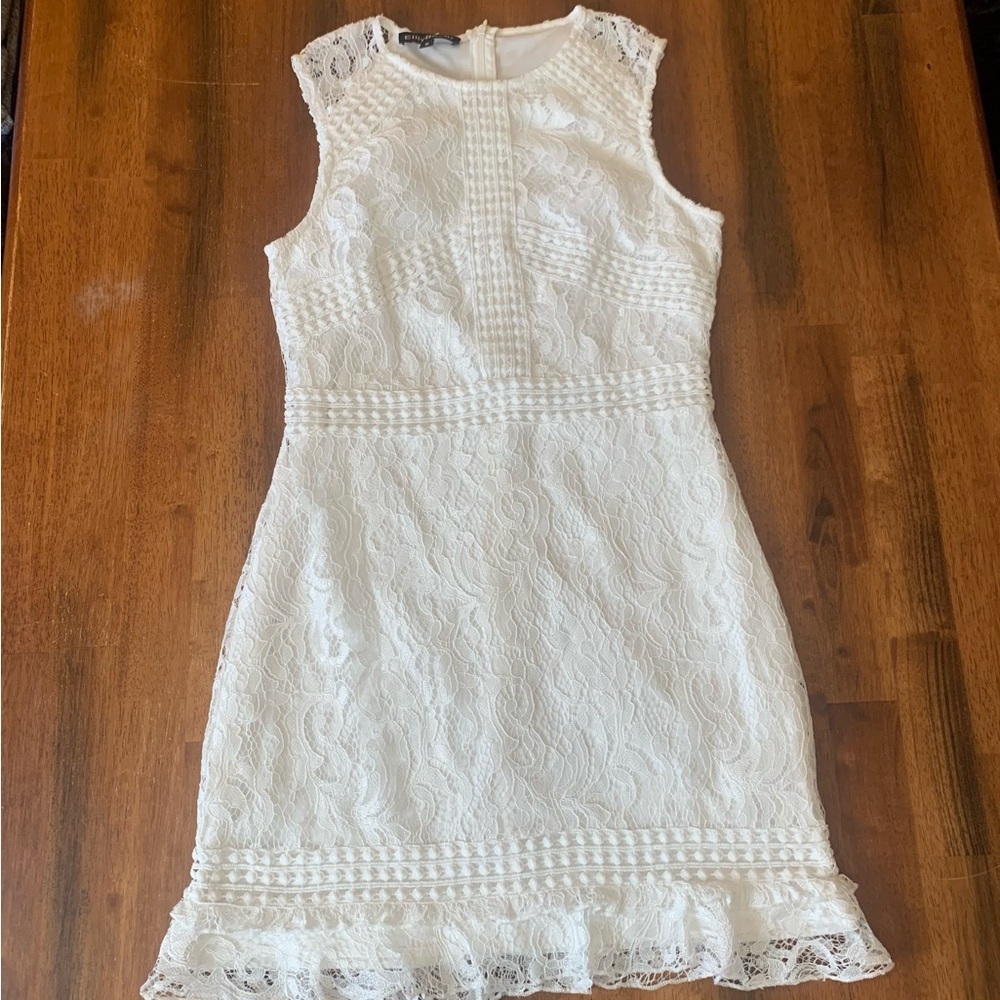Eilly Bazar Dress Medium White Mini Sleeveless Lined Croquette Girl Lace Fitted
